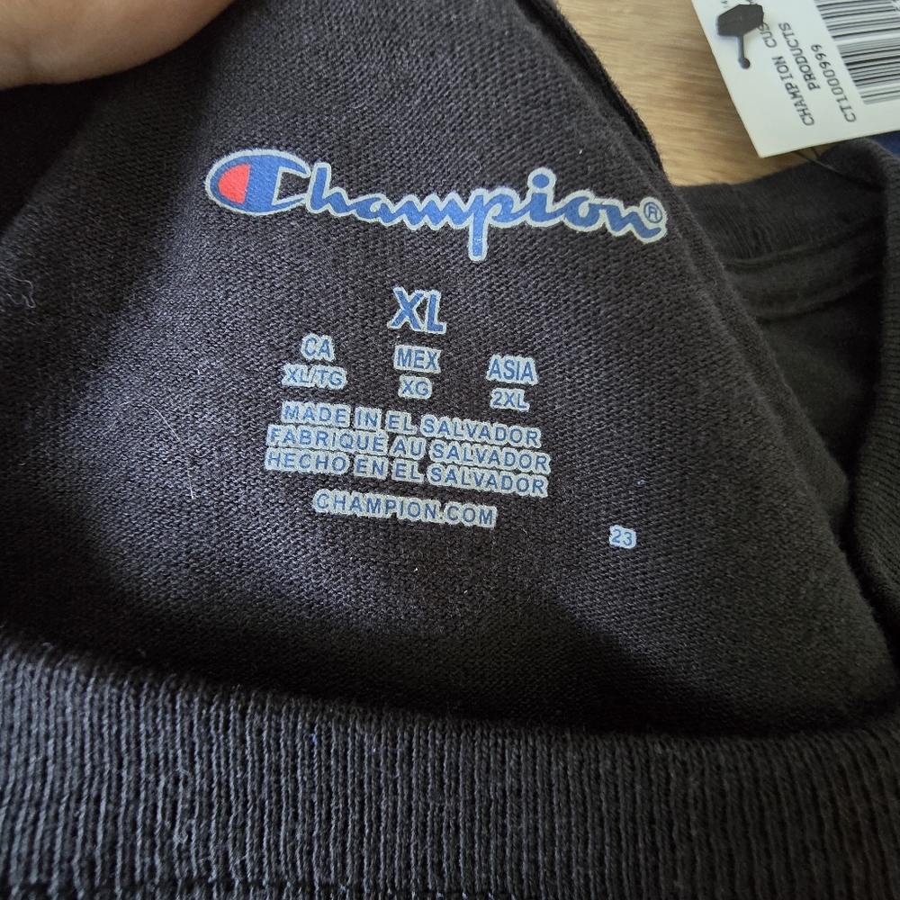 Champion Macy's Thanksgiving Day Parade Short Sleeve - Picture 3 of 6